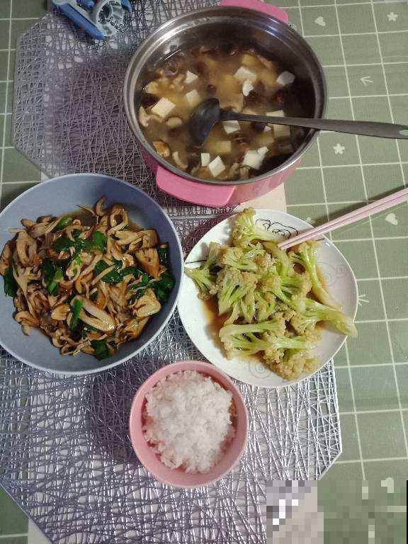 冬天喝4种“养生汤”，去火降燥润身心，学会很简单