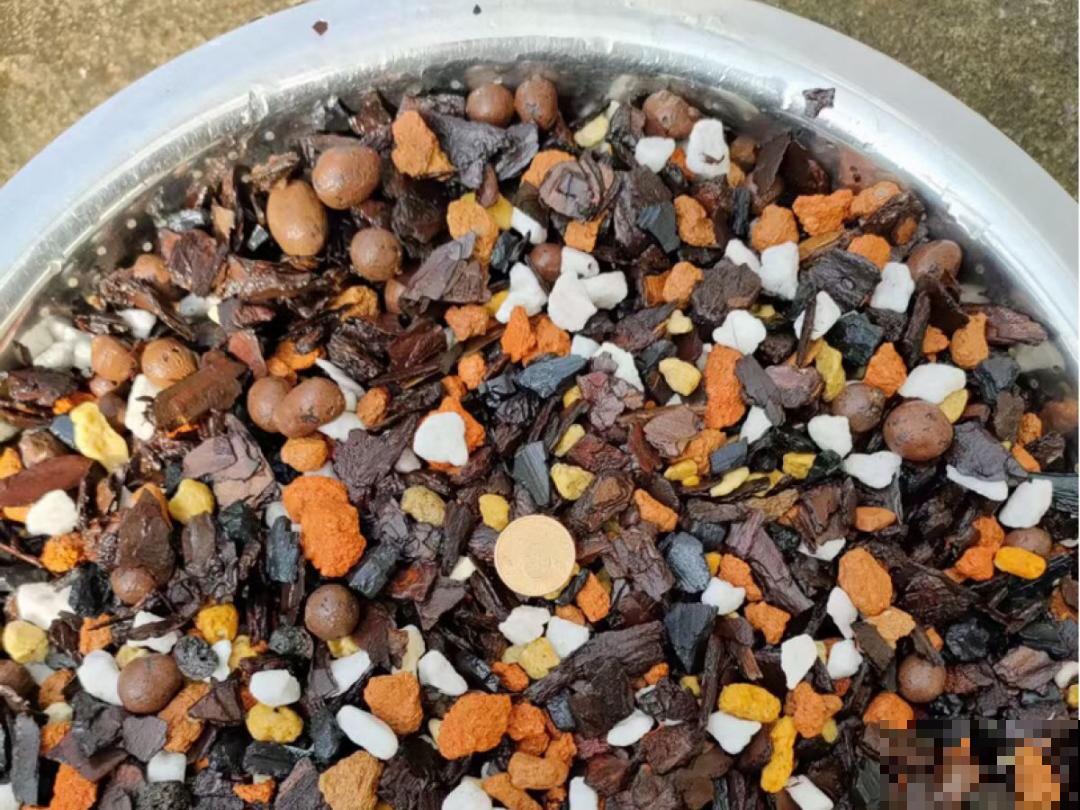 3个症状，说明花缺肥了，赶快补上，下个月大爆花