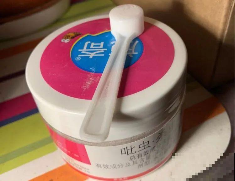 一把白色小豆豆撒土里，啥虫都能杀死，全年不生虫，干干净净