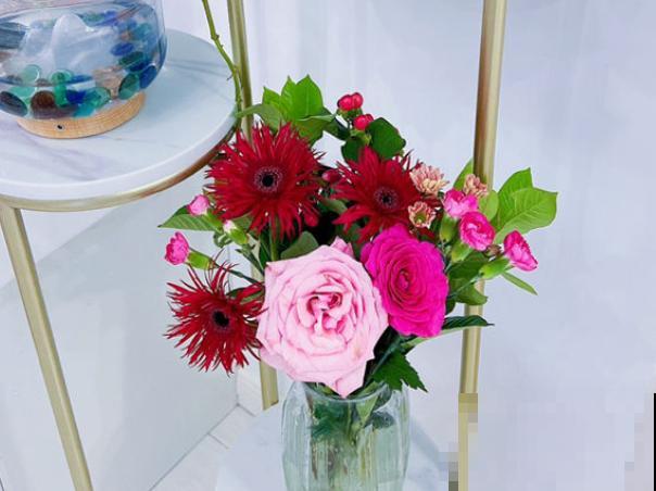 网购鲜花，收到后要醒花，养殖时间更长久