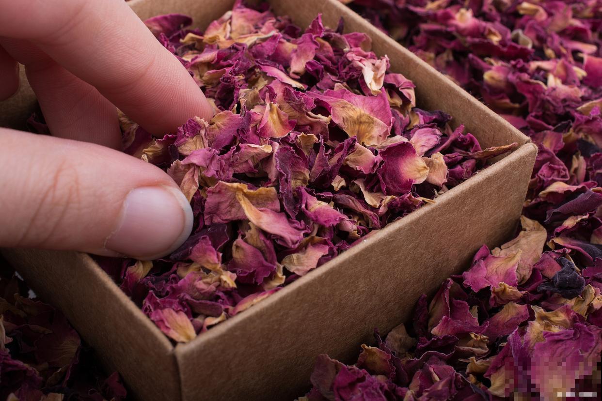 玫瑰花怎么保存成干花 玫瑰花怎么保存成干花